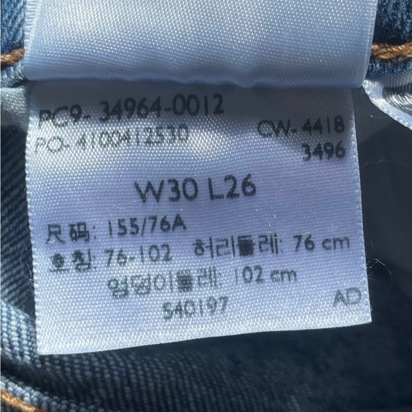 Levi's Wedgie Straight Jeans Button Fly High Waist Ankle Raw Hem Frayed Denim 30 - Picture 3 of 3